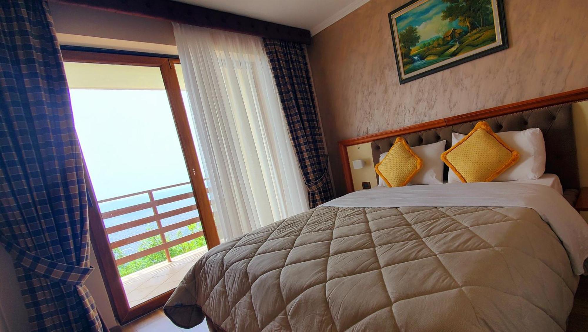 Panorama Hotel 3*